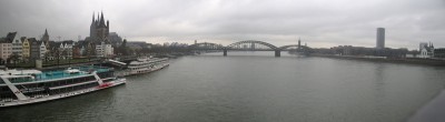 Panorama des Rhein in Köln, von der Deutzer Brücke gesehen.